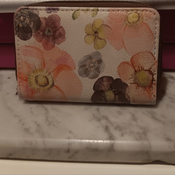 Floral Wallet - Picture 4 of 6